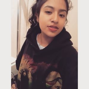 Meet your Posher, Ana